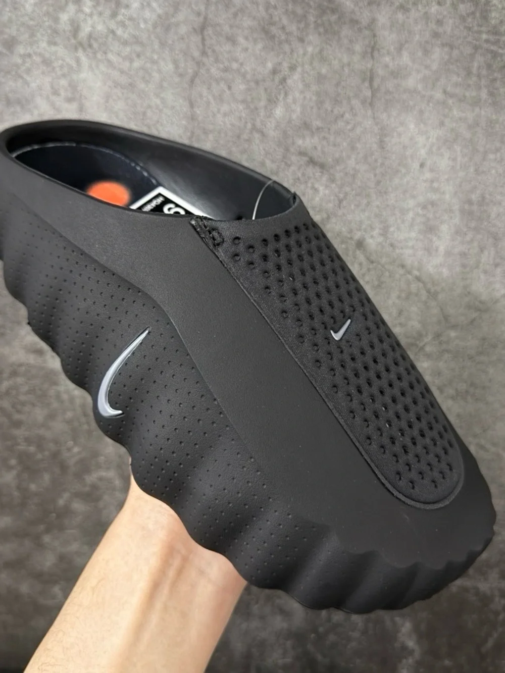 Brand new black Nike Mind 001 slippers (box not included)
